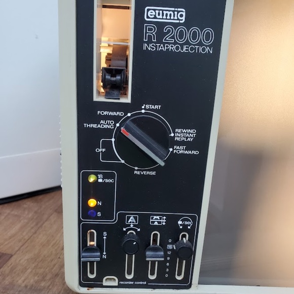 Eumig R 2000 Instaprojector Super 8 8mm film projector and screen - Picture 3 of 16